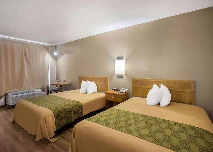 Econo Lodge Live Oak
